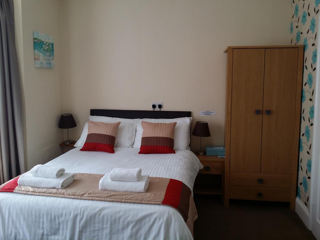 The Beach House Great Yarmouth Room photo