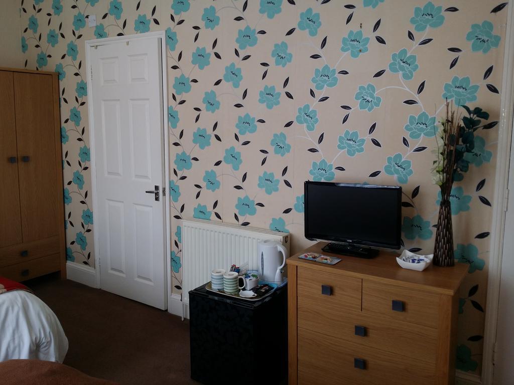 The Beach House Great Yarmouth Room photo