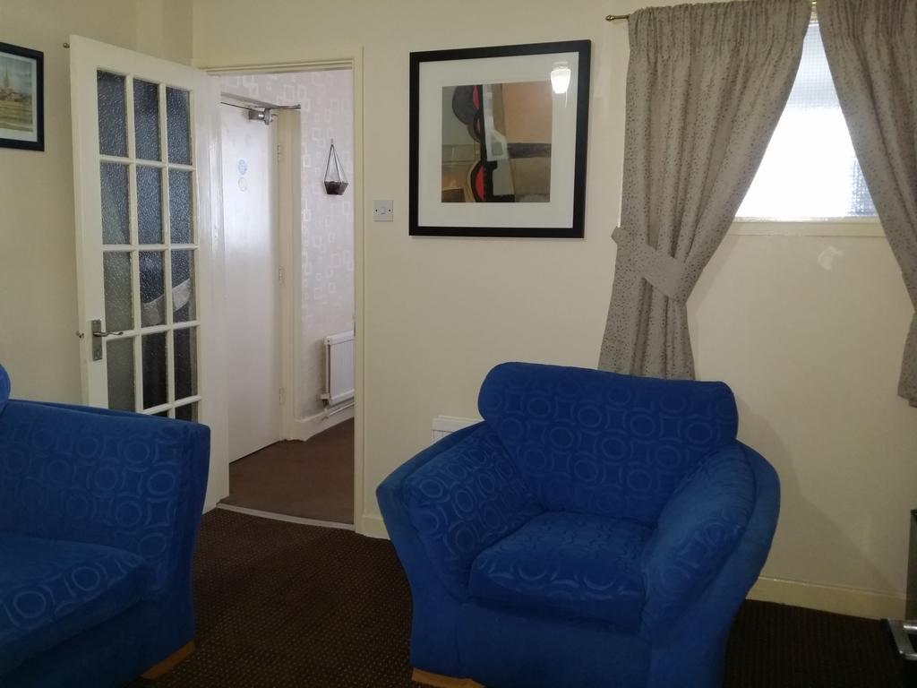 The Beach House Great Yarmouth Room photo