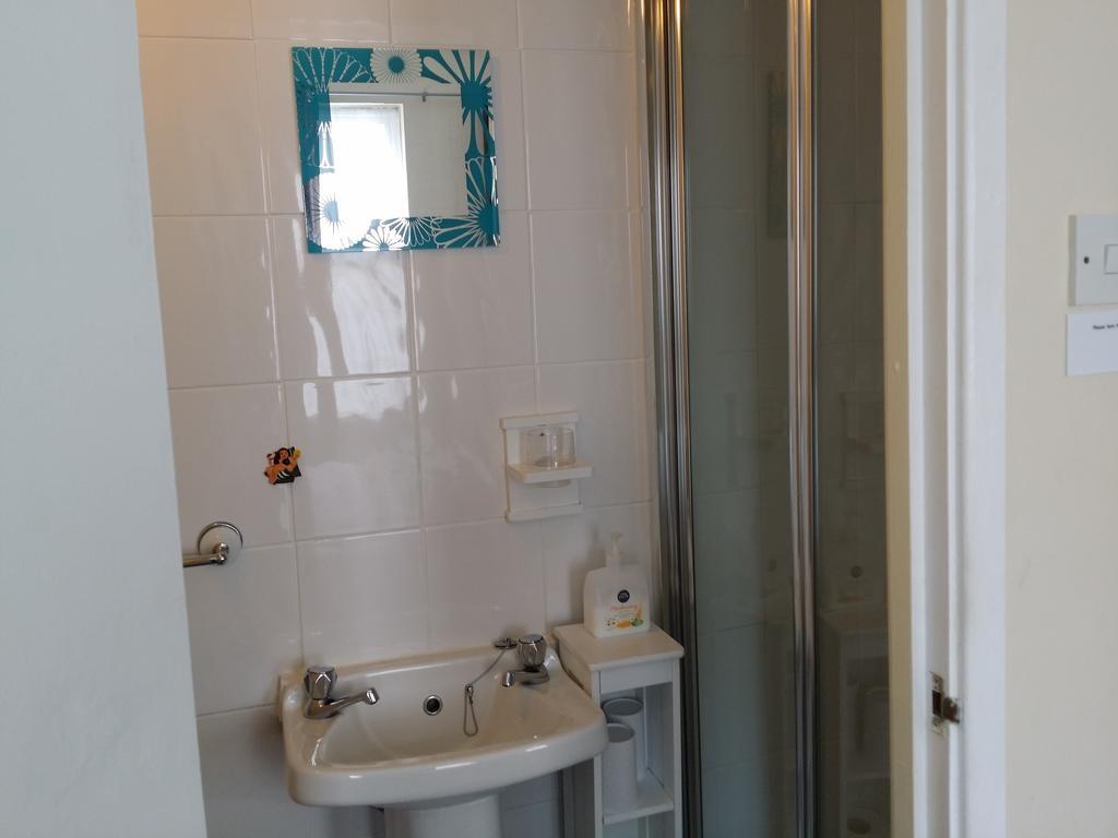 The Beach House Great Yarmouth Room photo